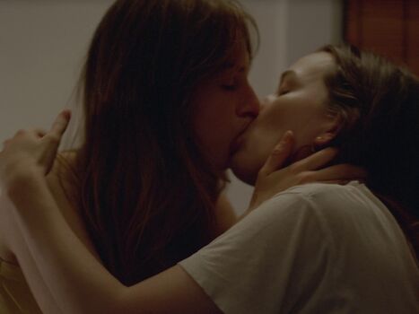 Full leaked Maya hawke private photo