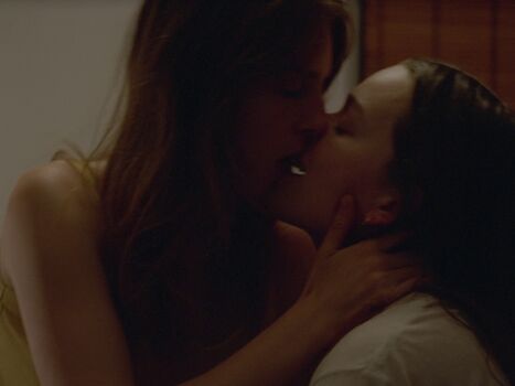 Full leaked Maya hawke private photo