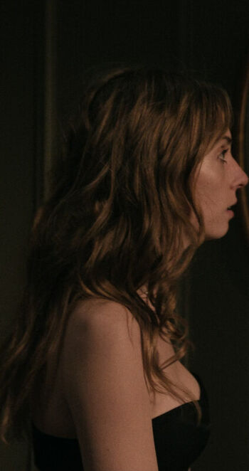 Full leaked Maya hawke private photo