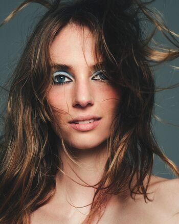 Full leaked Maya hawke private photo