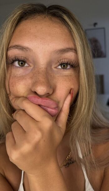 Full leaked Mayaynaa private photo