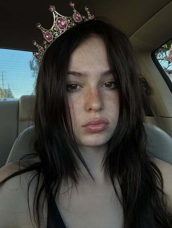 Mazzy Joya / mazzyjoya / petalspliff