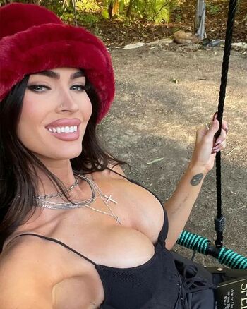 Full leaked Megan fox  page private photo
