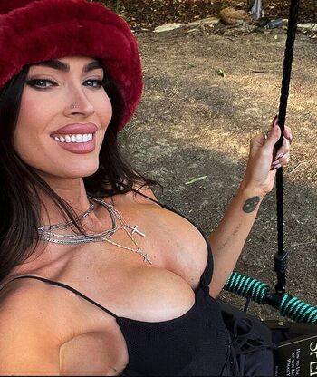 Full leaked Megan fox private photo