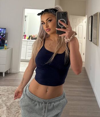 Full leaked Meghan walker private photo