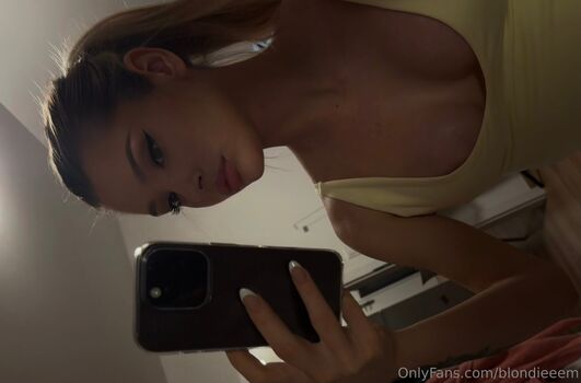 Full leaked Mejryk page private photo