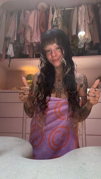 Full leaked Melanie martinez private photo