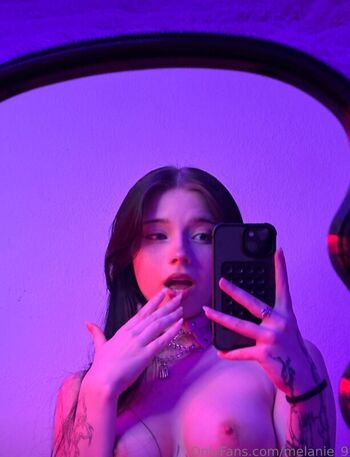 Full leaked Melanie private photo