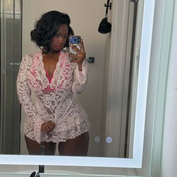 Full leaked Melanin babe private photo