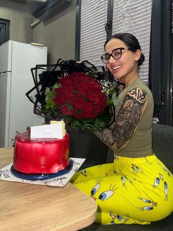 Full leaked Melekazad private photo