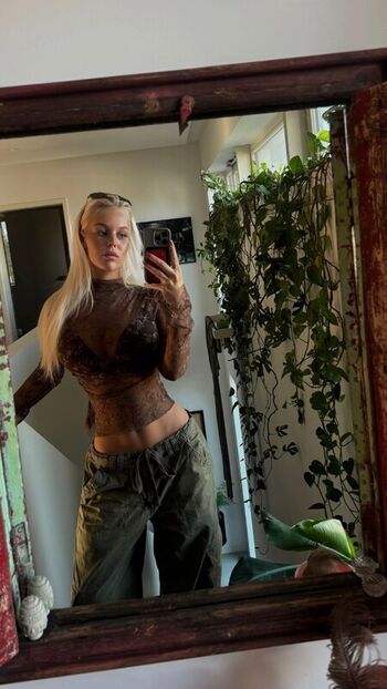 Full leaked Melisande private photo