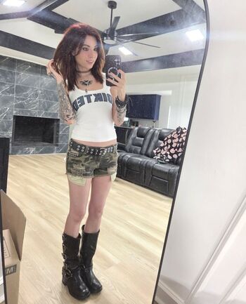 Full leaked Meloniemac private photo