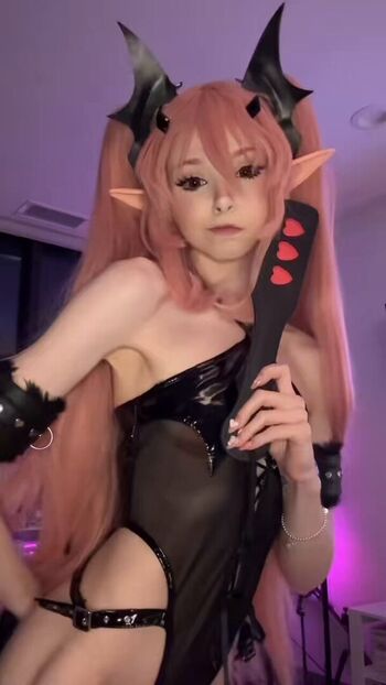 Full leaked Mennah private photo