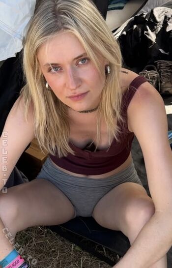 Full leaked Merleperle private photo