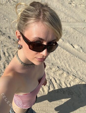 Full leaked Merleperle private photo