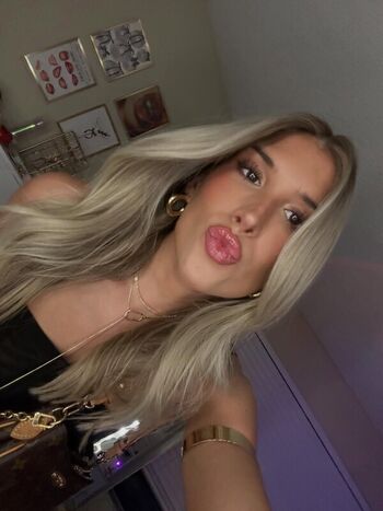 Full leaked Miaawardd private photo