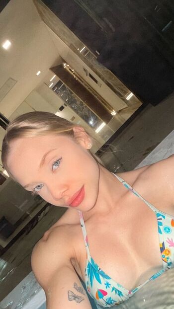 Full leaked Michelleandrezza private photo