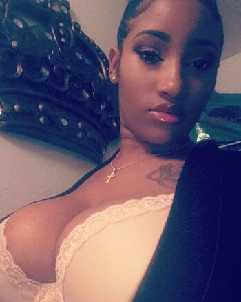 Full leaked Michellewalker private photo