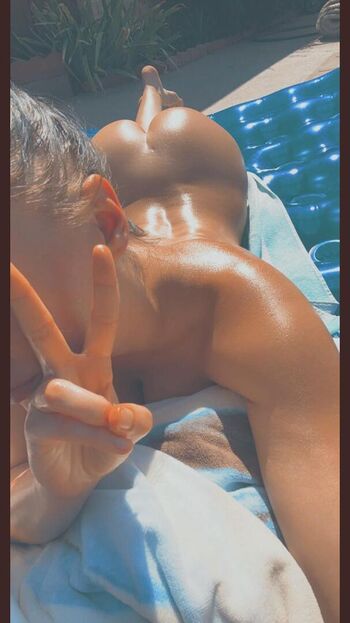 Full leaked Michelleyroo private photo