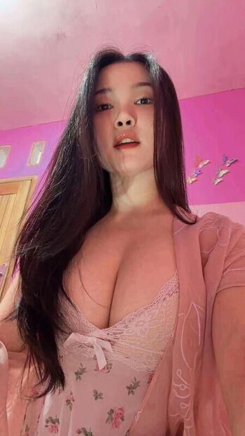 Full leaked Mietektek private photo