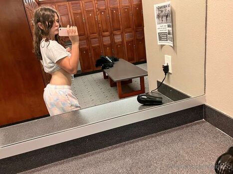 Leaked Tamzinisanerd/ private photo viral onlyfans