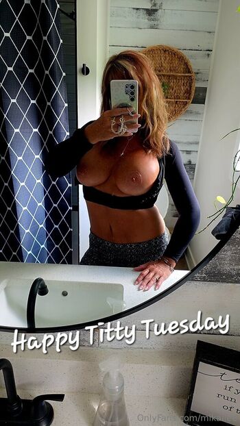 Full leaked Mikailee private photo