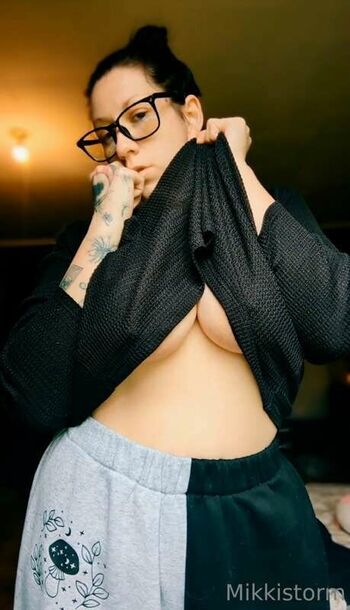 Full leaked Mikkistorm page private photo