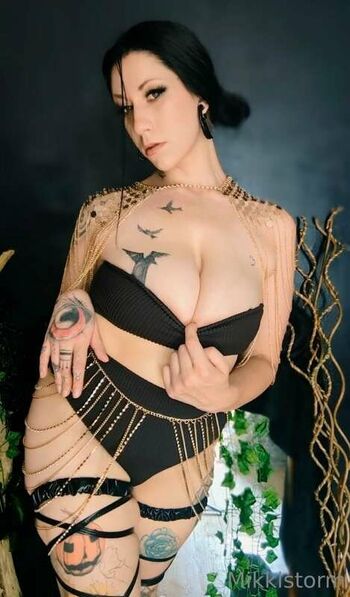 Full leaked Mikkistorm page private photo