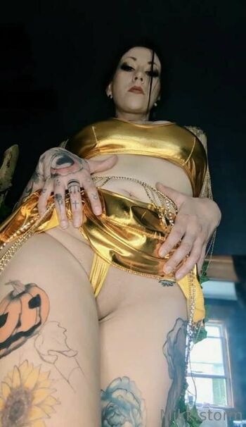 Full leaked Mikkistorm page private photo