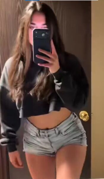 Full leaked Miklofi private photo