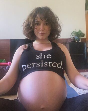 Milana Vayntrub