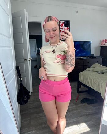 Full leaked Mildhippie private photo