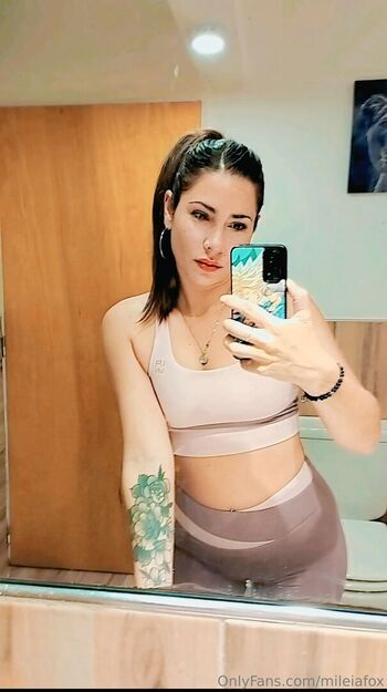 Full leaked Mileiafox private photo
