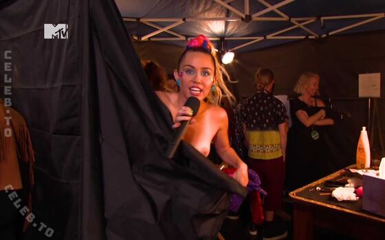 Full leaked Miley cyrus page private photo