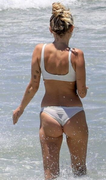 Full leaked Miley cyrus page private photo