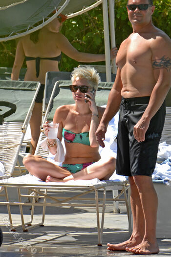 Full leaked Miley cyrus page private photo
