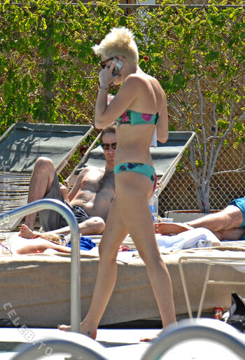Full leaked Miley cyrus page private photo