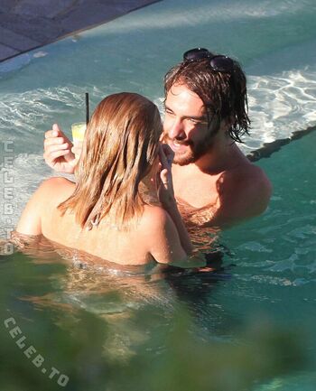 Full leaked Miley cyrus page private photo