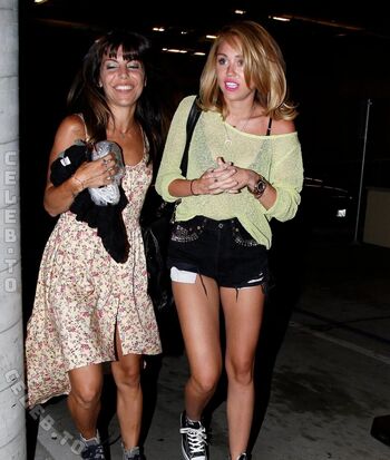 Full leaked Miley cyrus page private photo
