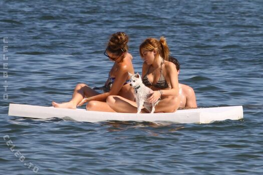 Full leaked Miley cyrus page private photo