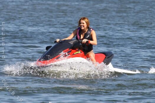Full leaked Miley cyrus page private photo