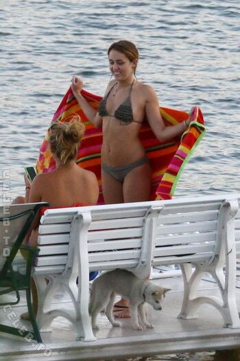 Full leaked Miley cyrus page private photo