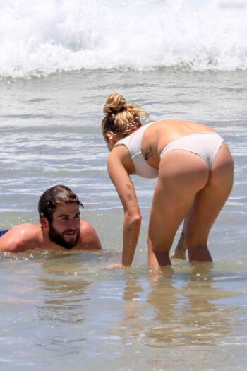Full leaked Miley cyrus page private photo