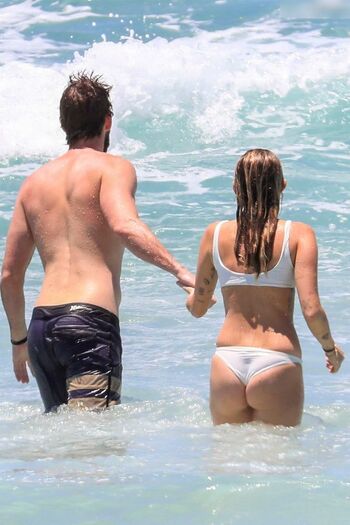 Full leaked Miley cyrus page private photo