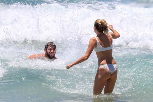 Full leaked Miley cyrus page private photo
