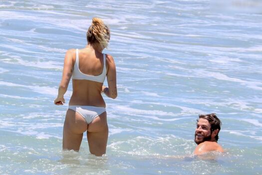Full leaked Miley cyrus page private photo
