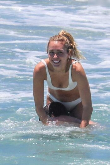 Full leaked Miley cyrus page private photo
