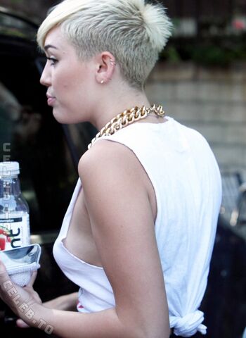 Full leaked Miley cyrus private photo
