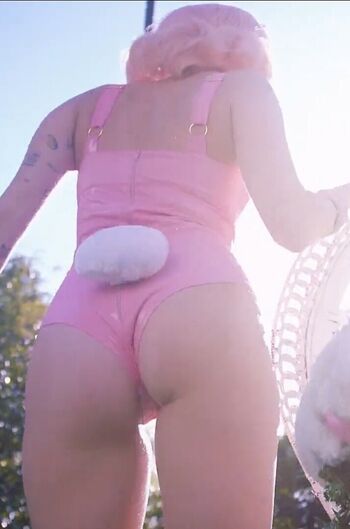 Full leaked Miley cyrus page private photo
