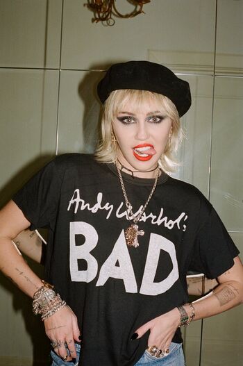 Full leaked Miley cyrus page private photo